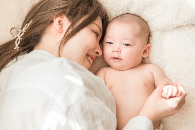 赤ちゃんとママ