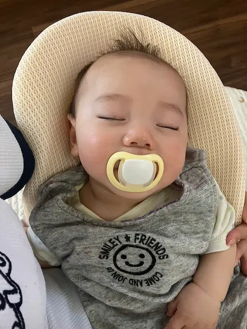 寝ている赤ちゃん　トッポンチーノ