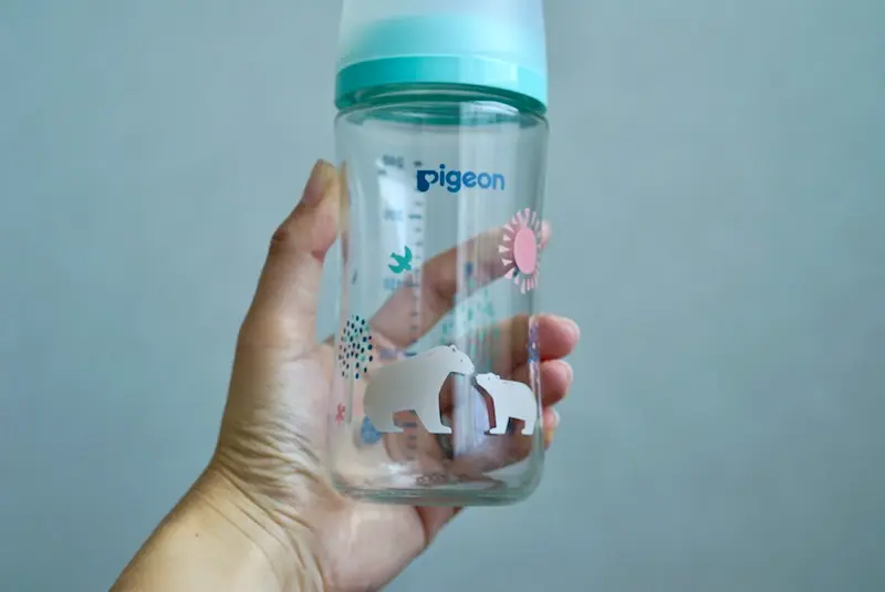 母乳実感　ガラス