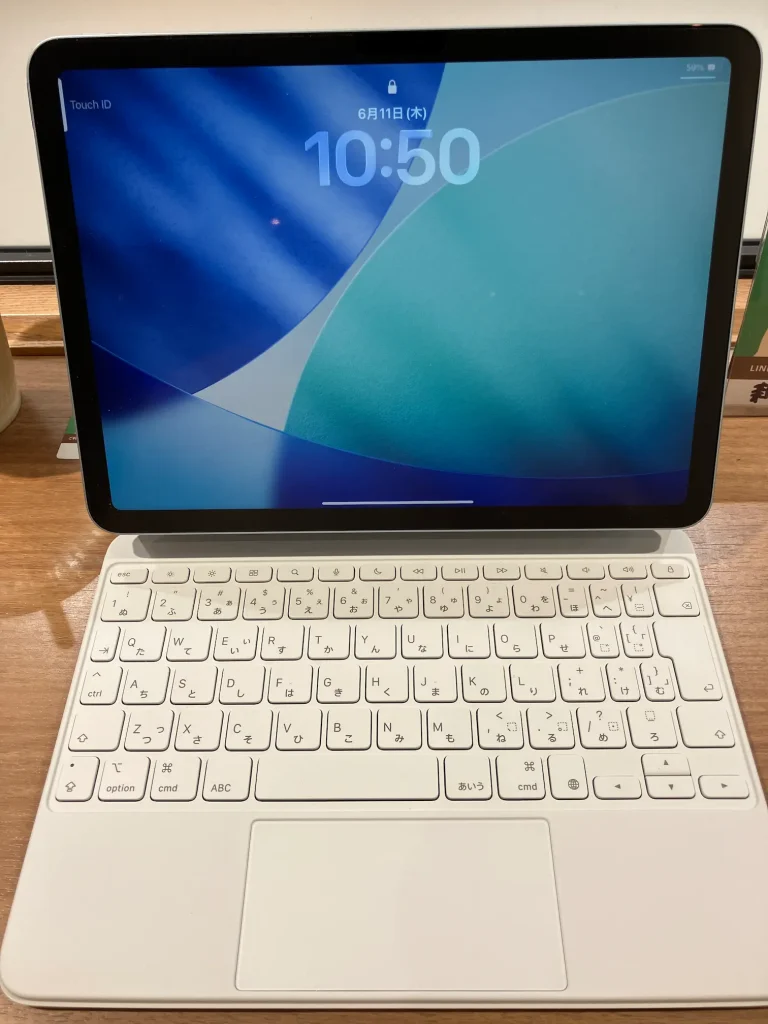 MacBook AirとMagic Keyboard